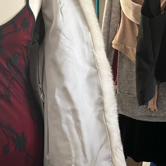 Woman’s size 14 blue fox coat origin Finland. - Picture 4 of 6